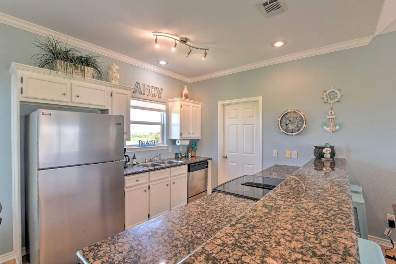 Bright Crystal Beach House, Walk To Coast! Villa Bolivar Peninsula Eksteriør billede