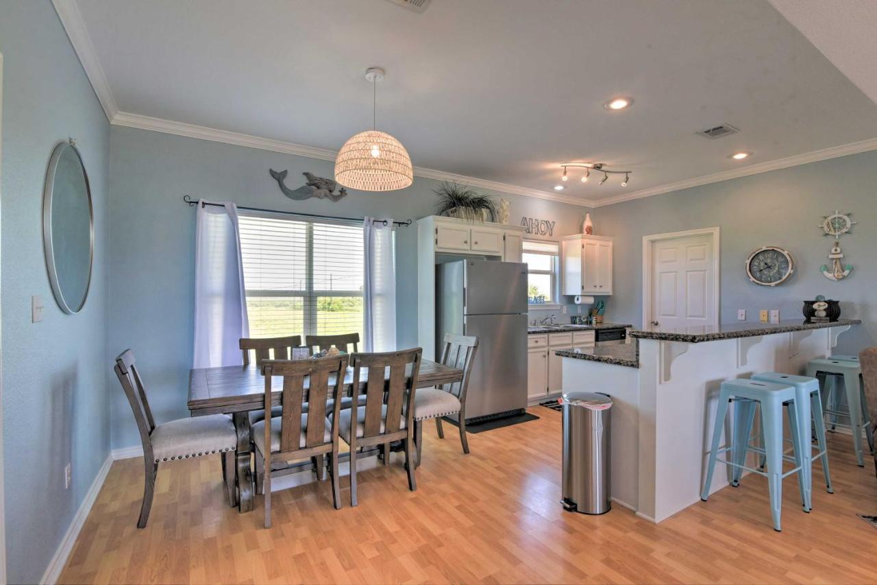 Bright Crystal Beach House, Walk To Coast! Villa Bolivar Peninsula Eksteriør billede