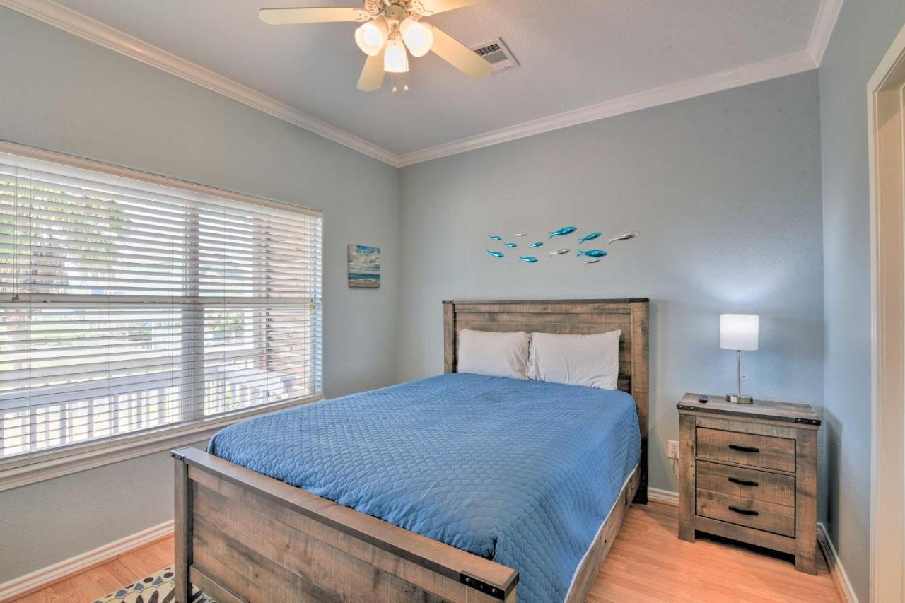 Bright Crystal Beach House, Walk To Coast! Villa Bolivar Peninsula Eksteriør billede